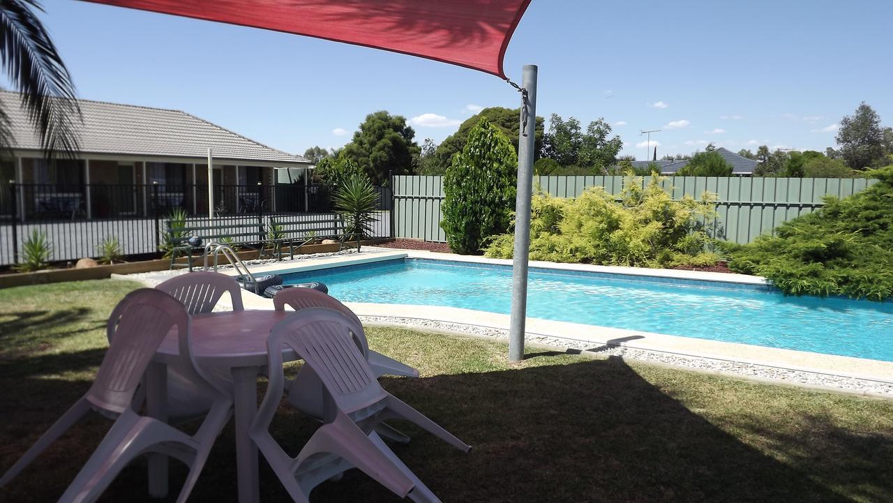 Culcairn Motor Inn Экстерьер фото